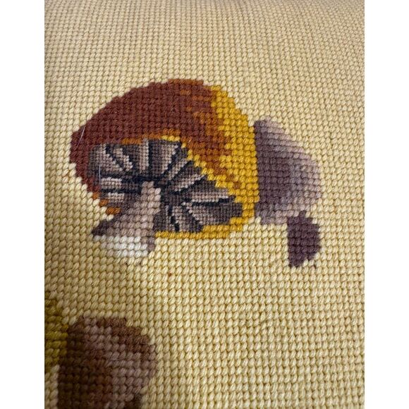 Pier 1 Needlepoint Gold Mushroom Pillow 16 X 16 Vintage - Picture 4 of 6